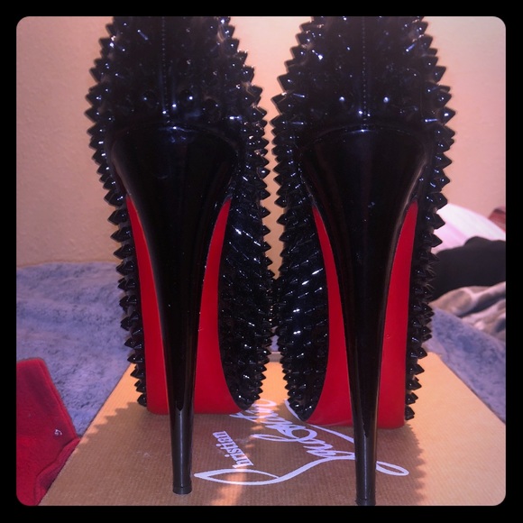 Christian Louboutin Shoes - Christian Louboutin Size 41.5